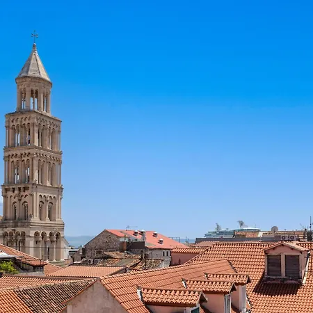 Апартаменти Luxury Dante With Terrace *