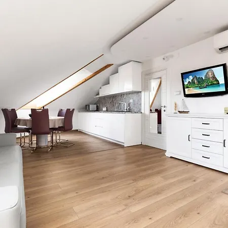 Apartment Luxury Dante With Terrace Split